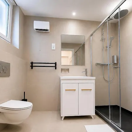 Riverside Toulouse Airport 1-aircond-parking-terrace-wifi-desk-airbus-meett 3*