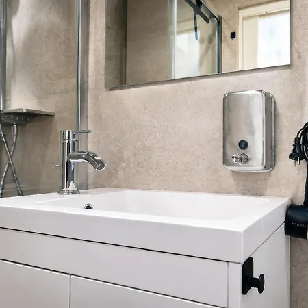 Aparthotel Riverside Toulouse Airport 1-aircond-parking-terrace-wifi-desk-airbus-meett 3*