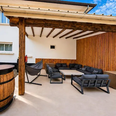 Aparthotel Riverside Toulouse Airport 1-aircond-parking-terrace-wifi-desk-airbus-meett 3*